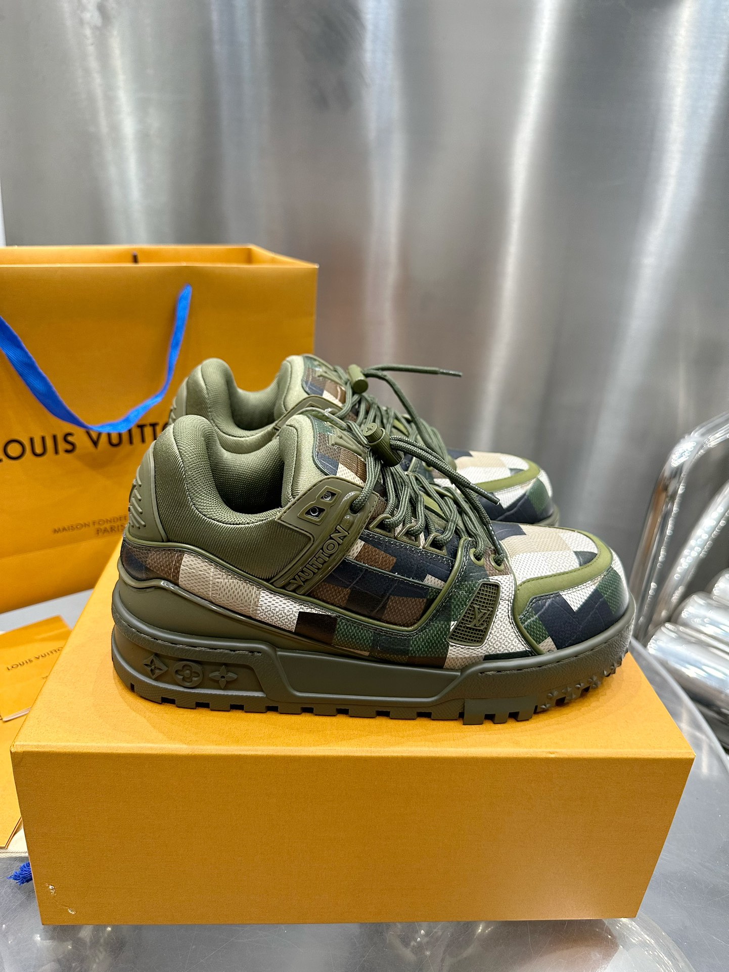 LV Trainer Maxi Sneaker 1ACNCZ